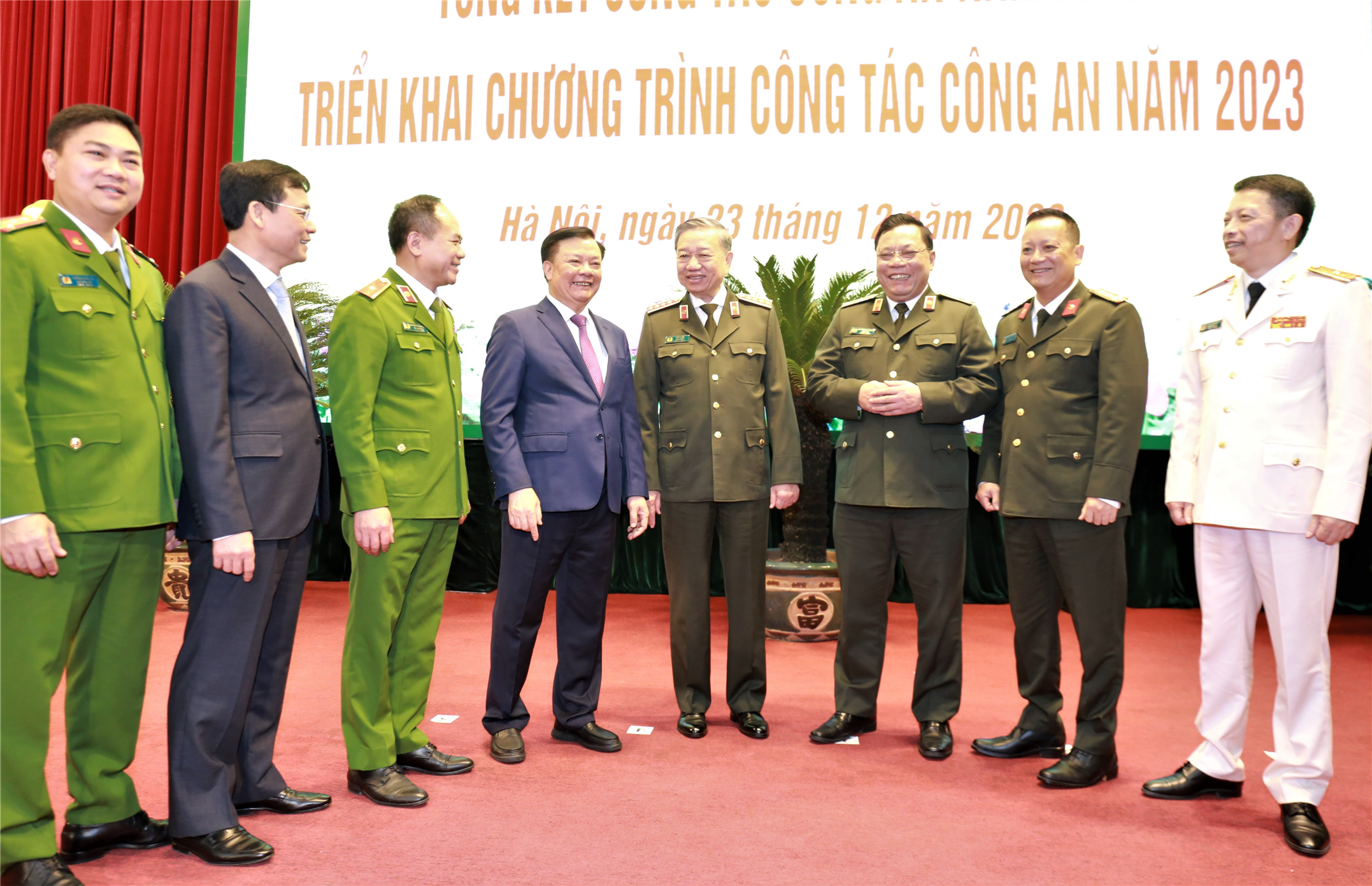 Giữ vững an ninh, chính trị, trật tự, an toàn xã hội góp phần phát triển kinh tế - xã hội Thủ đô
